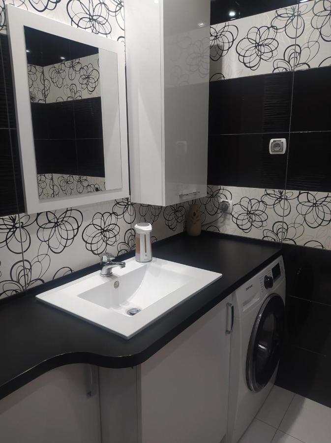Apartament Rodzinny Z Ogrodkiem W Centrum Gizycka Gizycko Exterior photo